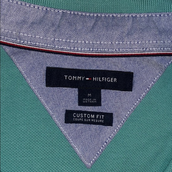 Tommy Hilfiger green polo shirt. - Picture 3 of 3